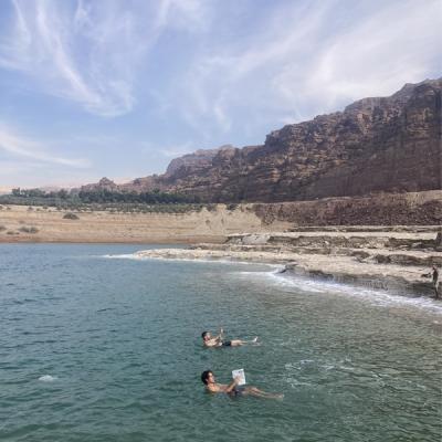 Hauniv Students Swimming